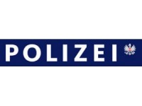 Elektrischer Defekt setzte Arbeitsmaschine in Brand.